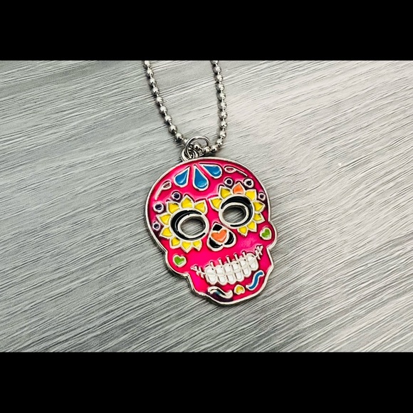NWOT Sugar Skull Necklace - Picture 1 of 4